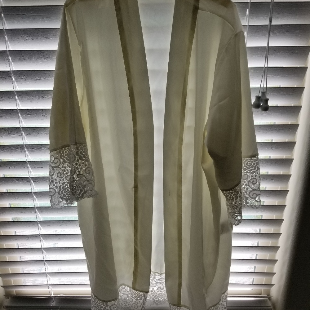 Getting ready robes - Picture 2 of 4
